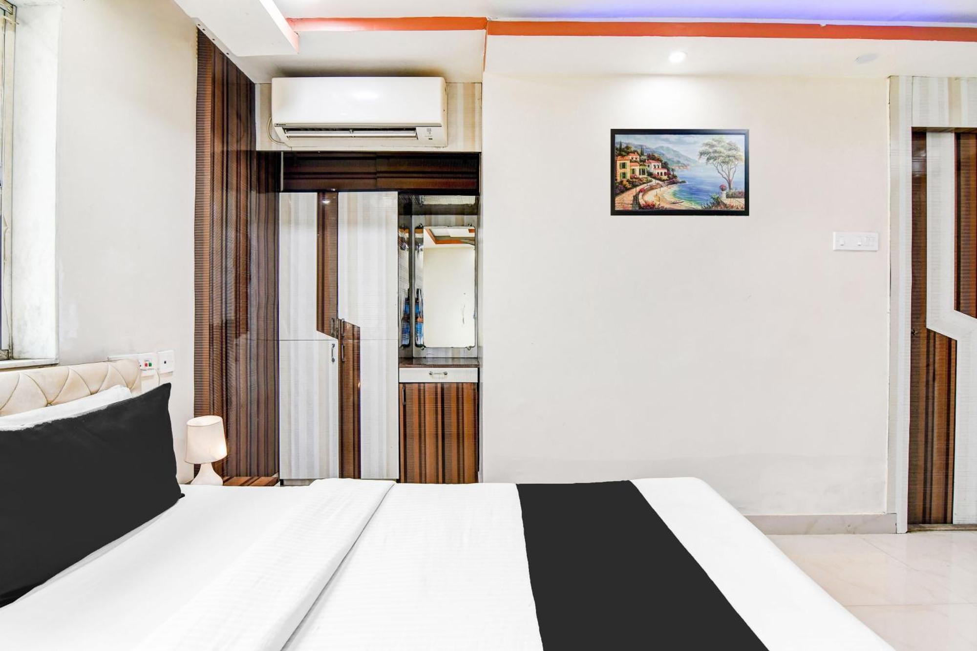 Super Hotel O Tagore Park Ruby Road Kolkata Bagian luar foto