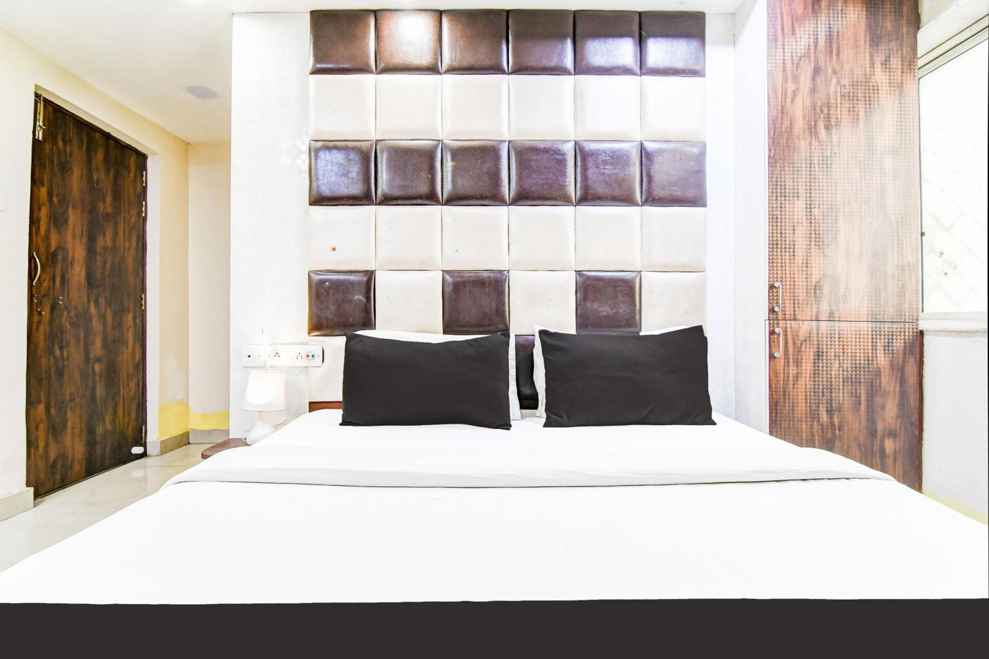 Super Hotel O Tagore Park Ruby Road Kolkata Bagian luar foto