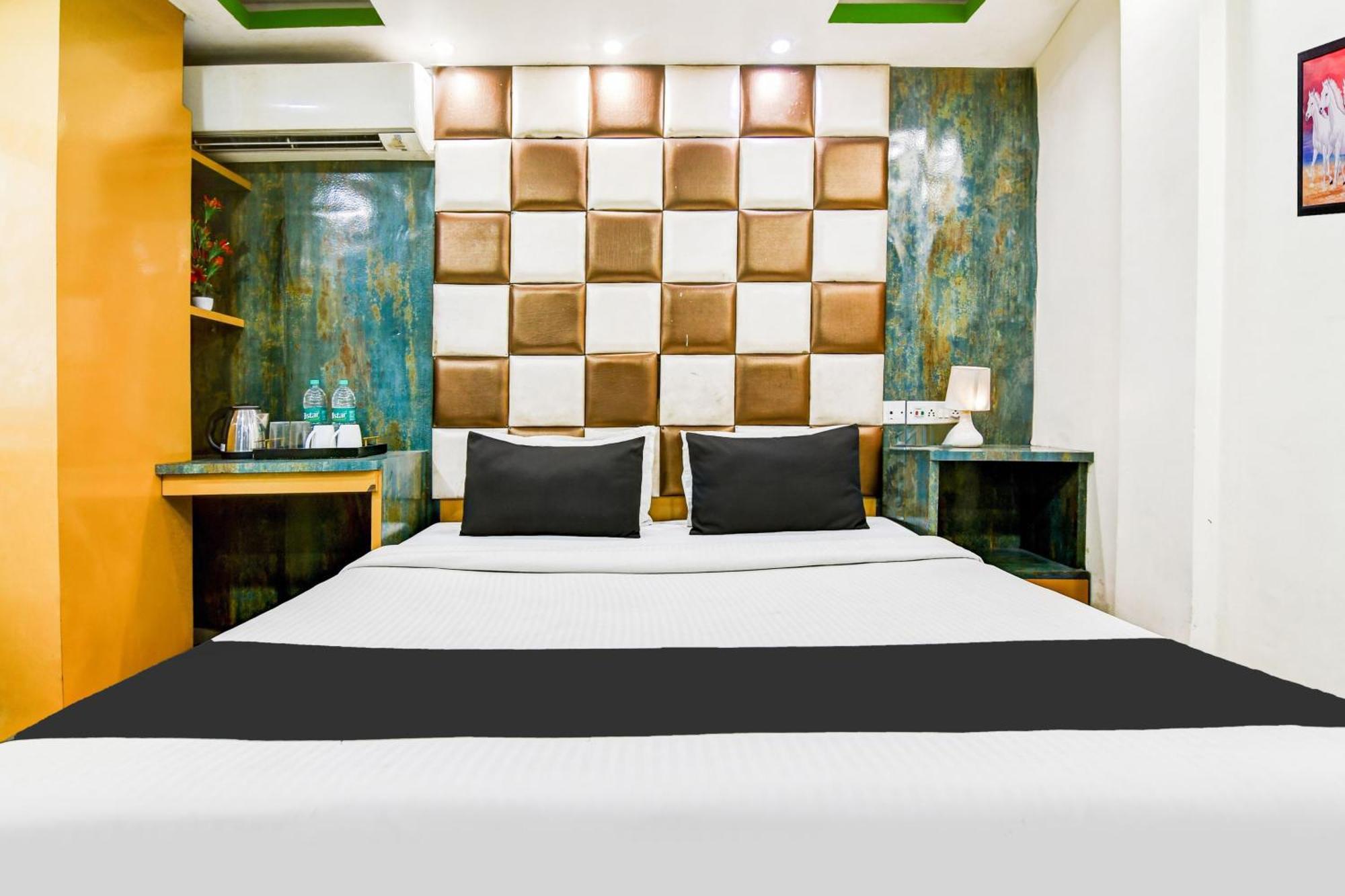 Super Hotel O Tagore Park Ruby Road Kolkata Bagian luar foto