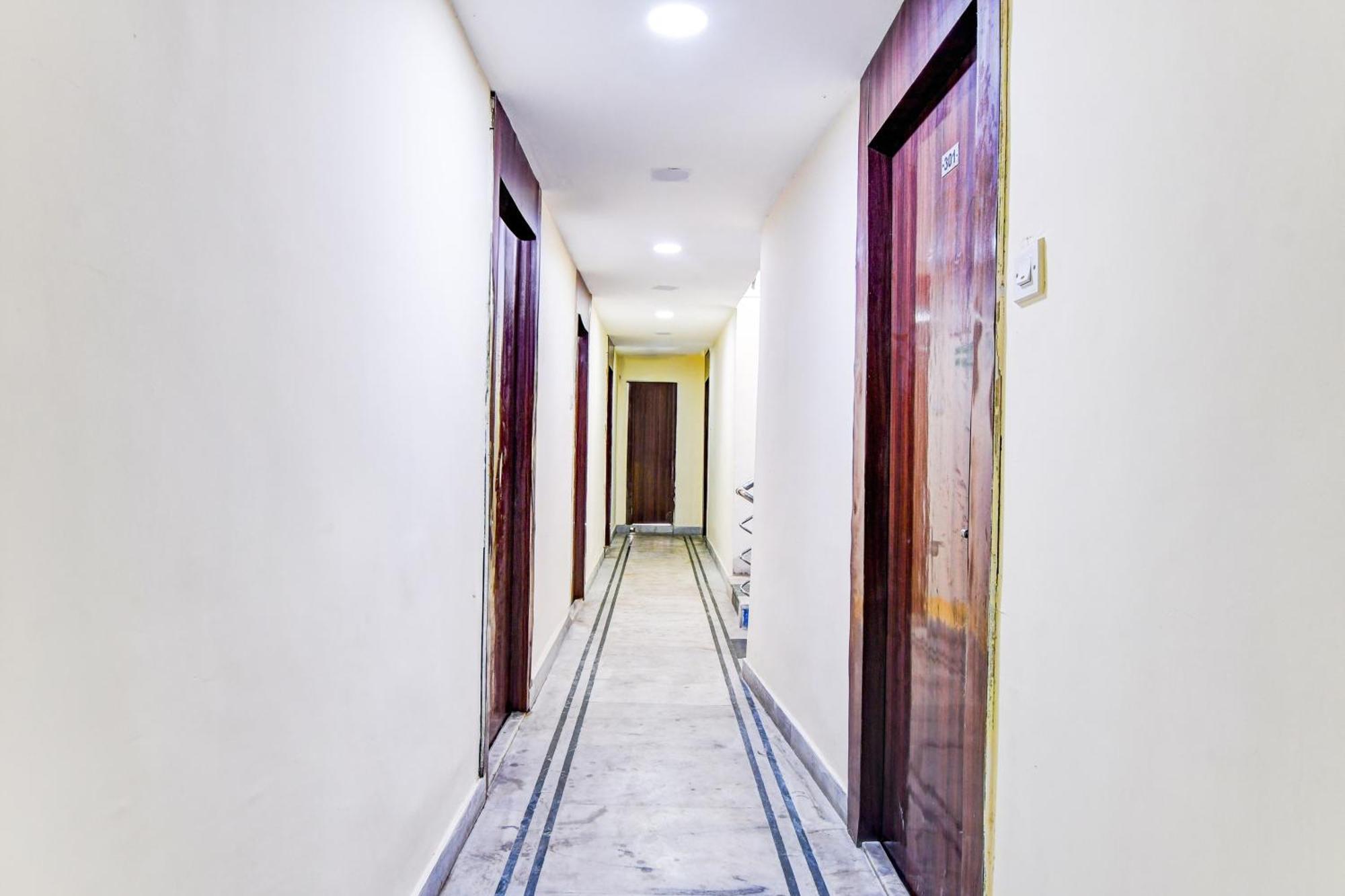 Super Hotel O Tagore Park Ruby Road Kolkata Bagian luar foto