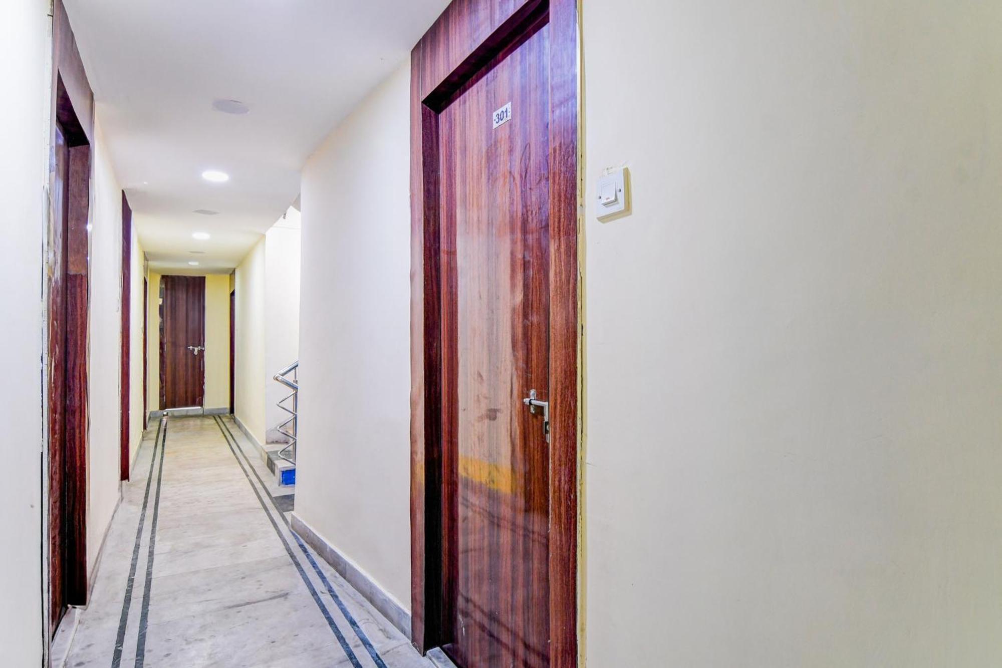 Super Hotel O Tagore Park Ruby Road Kolkata Bagian luar foto