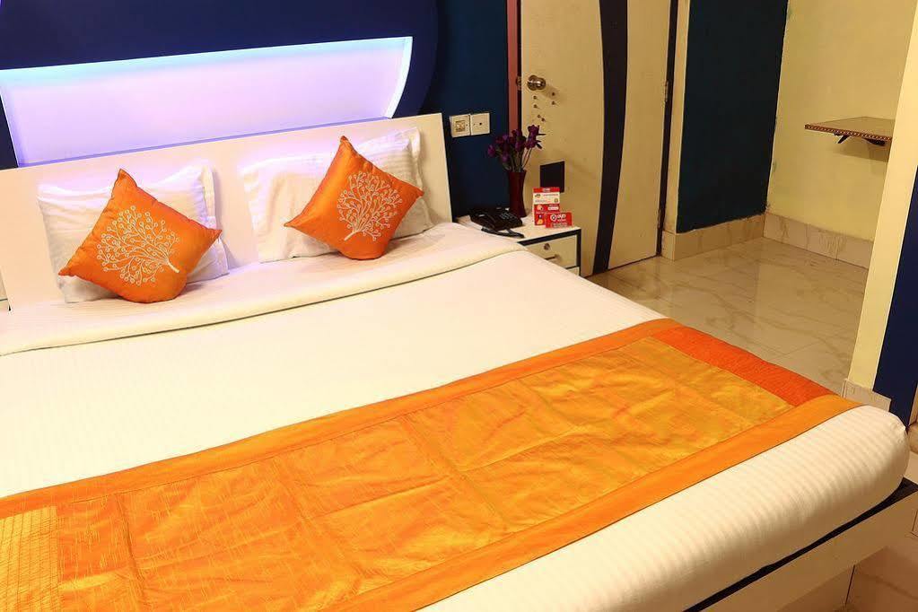 Super Hotel O Tagore Park Ruby Road Kolkata Bagian luar foto